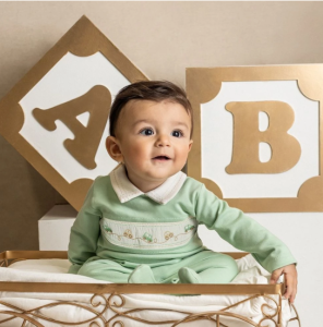 MACACÃO VERDE BORDADO BEBÊ MENINO SUEDINE PIMA